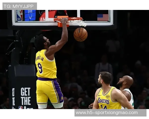 湖人对阵老鹰里夫斯缺席三场克莱伯出战状态成疑 湖人对阵老鹰里夫斯缺席三场克莱伯出战状态成疑